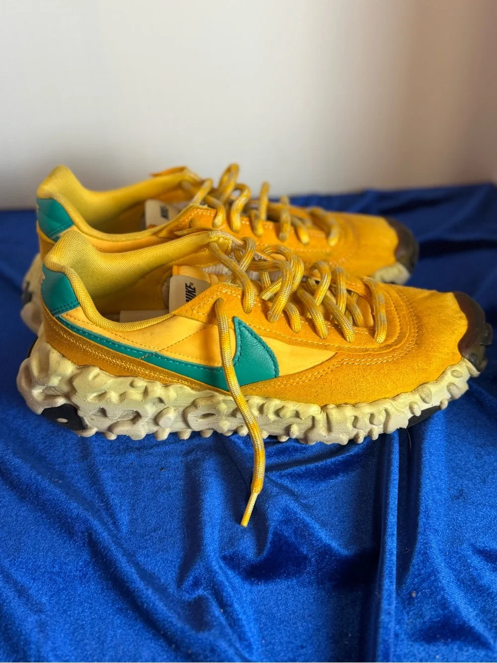 Nike Overbreak Pollen Rise Low-Top Sneaker 10.5